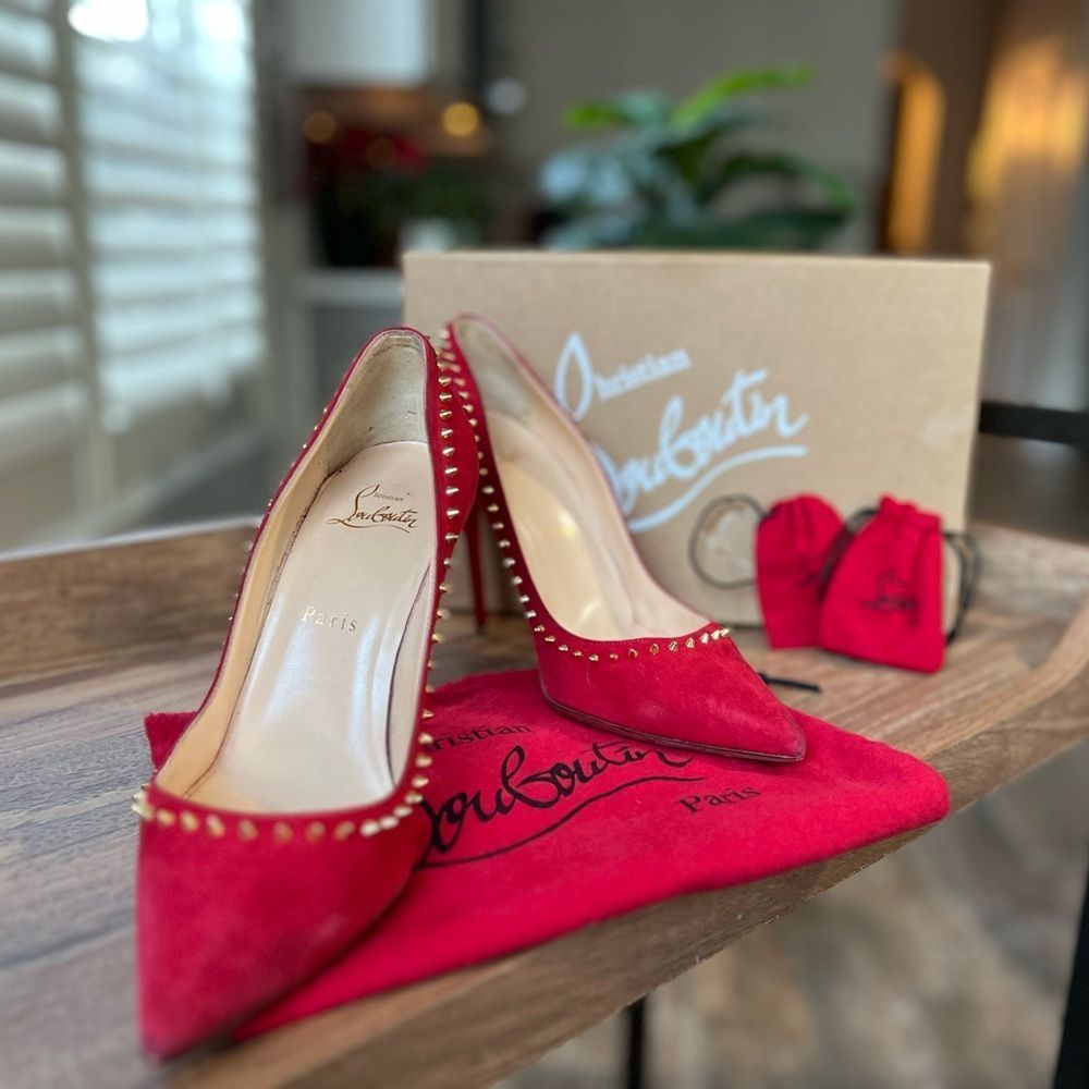 💯 AUTH Christian Louboutin Anjalina 100 pumps red in suede with gold spikes